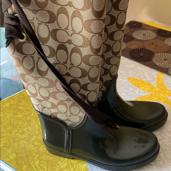 Coach Shoes - Coach Logo boots